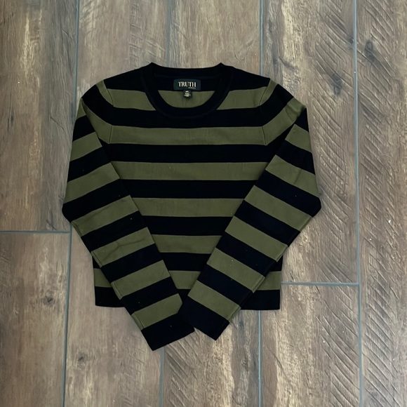 Medium black & green sweater - Picture 1 of 3